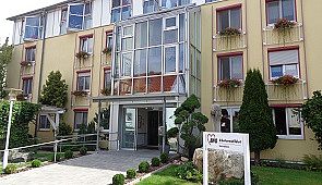 AWO Seniorenheim Windischeschenbach - Das Bild zeigt eine Außenaufnahme des AWO Seniorenheims in Windischeschenbach